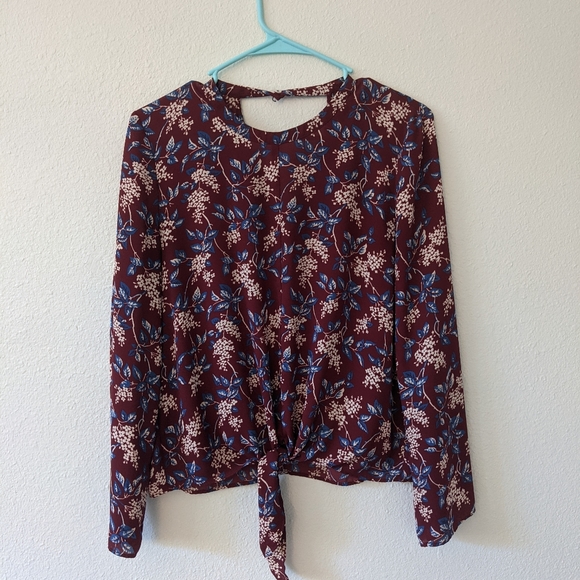MADEWELL Bell-Sleeve Tie Top in Antique Flora - Picture 4 of 9